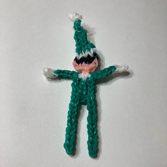 Rainbow Loom Christmas Elf Charm - Picture 2 of 6